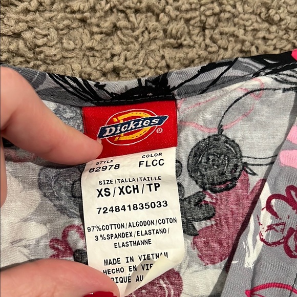 Colorful Floral Scrub Top - Picture 2 of 3